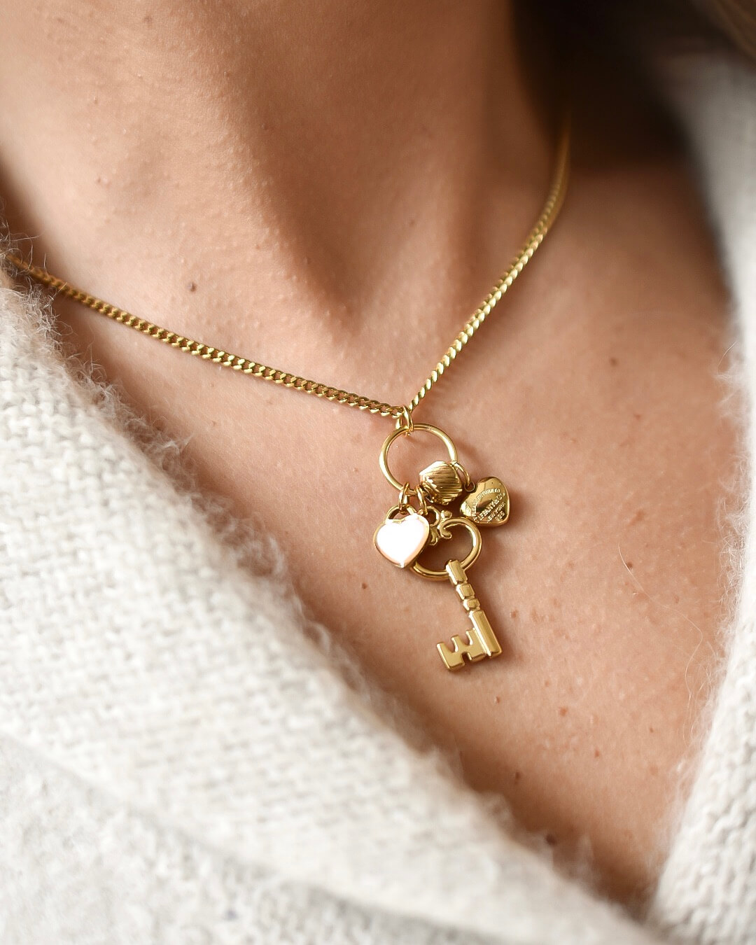 Collar Key Charms Brand design - Imagen 5