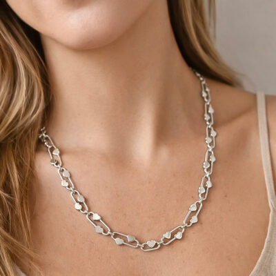 Collar Clip love Brand design