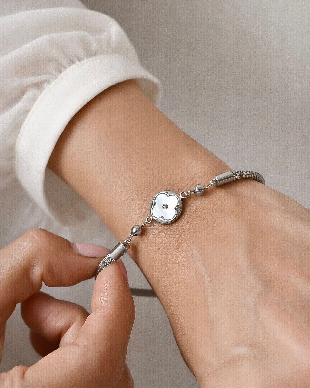 Pulsera Mesh Flower (2 colores) - Imagen 3