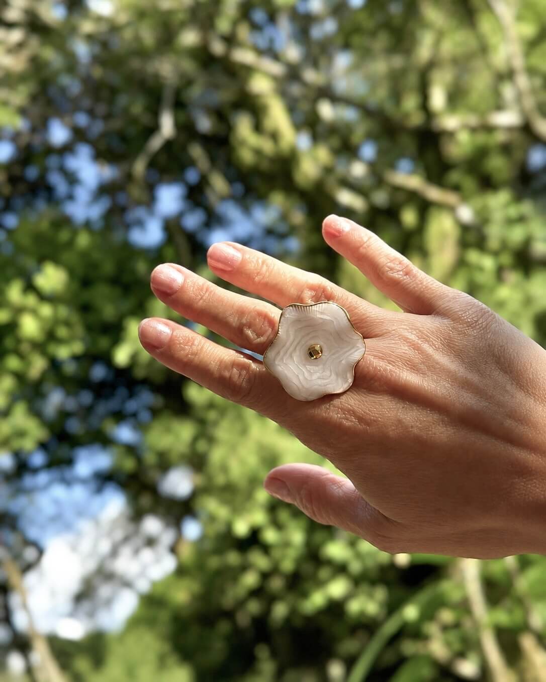 Anillo White Flower (ajustable) - Imagen 2