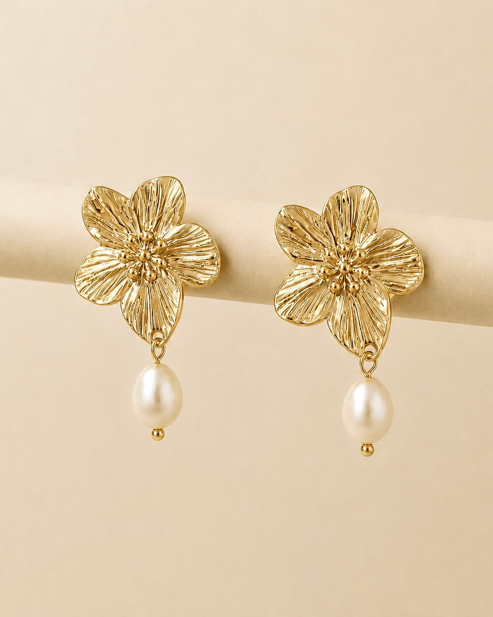 Aretes Chic Flower (2 colores)